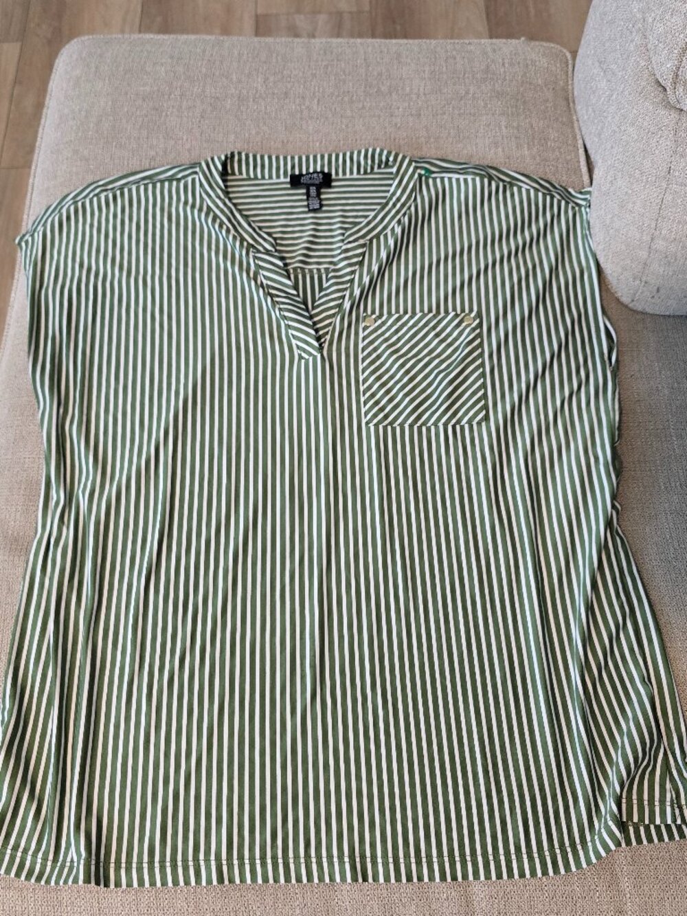 Jones New York Cream and Green Striped Short Sleeve Tunic M